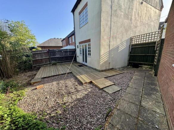 Rear Garden (1/2)