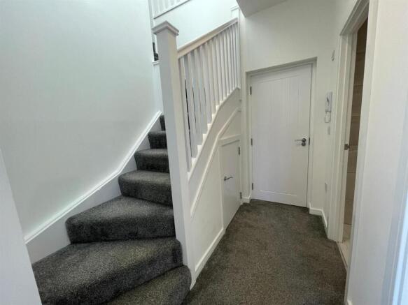 2 bed Apartment to rent Image 8