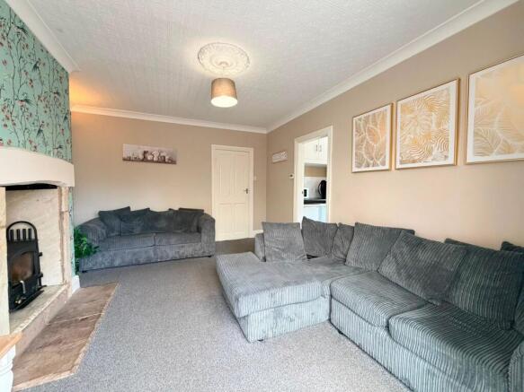 3 bed Semi-Detached for sale Image 6