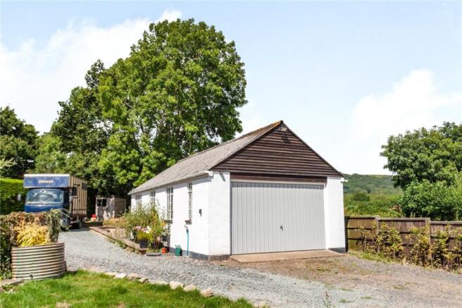 Garage & Workshop