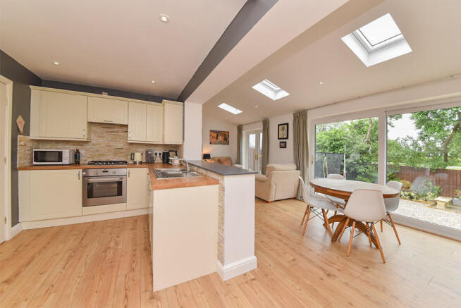 Kitchen Area: