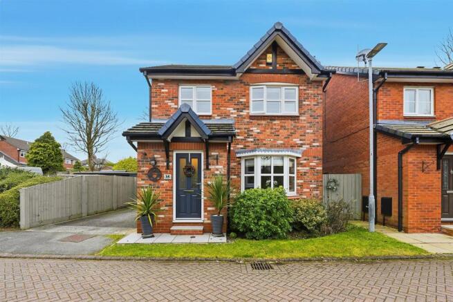 3-bed detached on Loxley Close, Macclesfield, £385,000