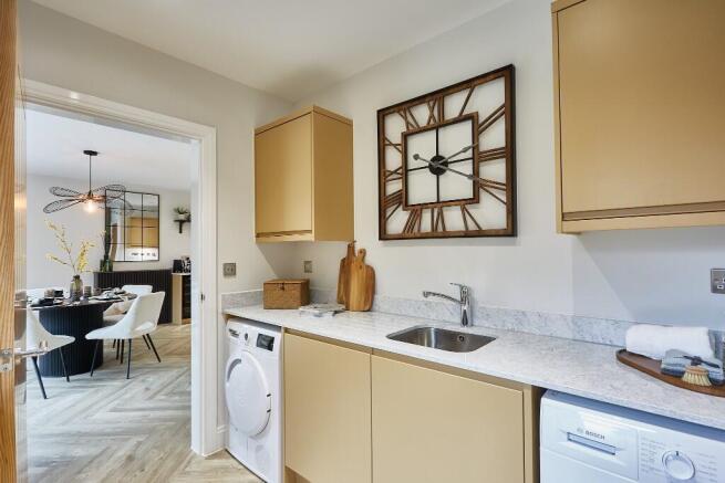 5 bed Detached for sale Image 6