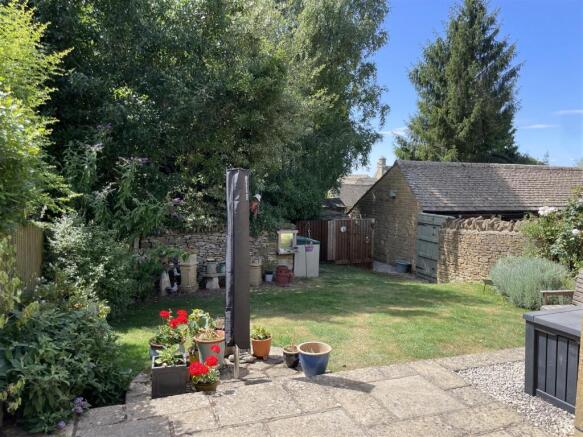 2 The Chimneys Rear Garden.JPG