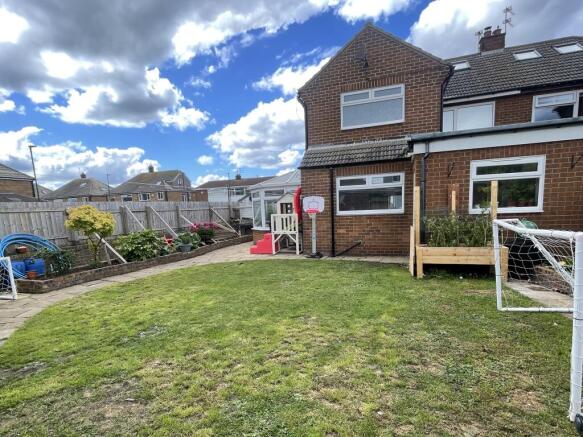 3 bed Semi-Detached for sale Image 4