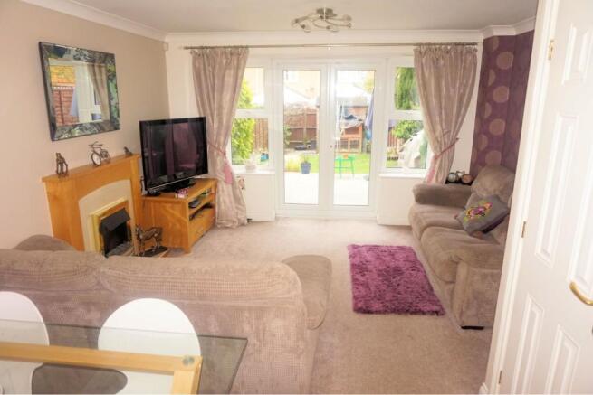 Lounge/Dining Room