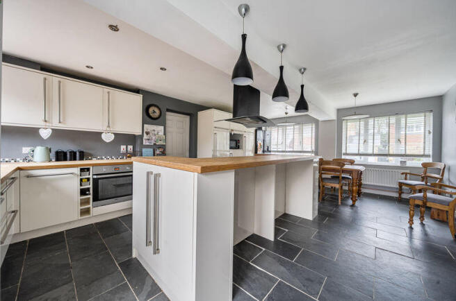 Phoenix Drive, Wateringbury photo 4