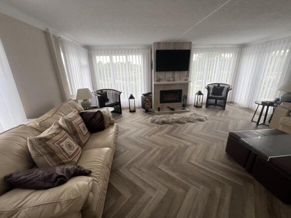 Two Bed Private Sale Heritage Special, Little Venice Country Park and Marina, Hampstead Lane, Yalding, Kent, ME18 6HH photo 4
