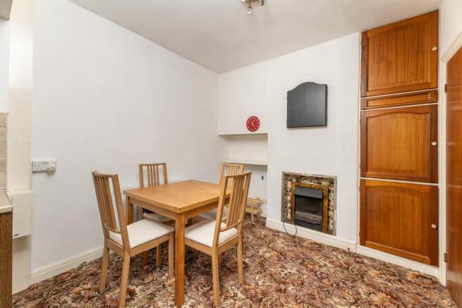 3 bed Semi-Detached for sale Image 12