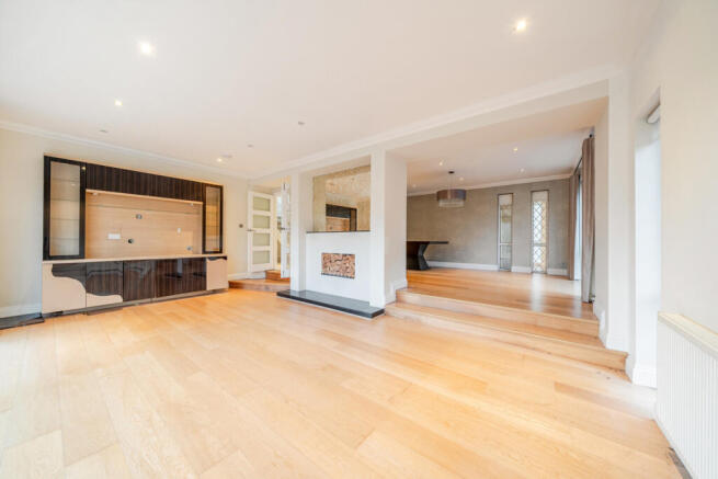 1396181-8-695e96e...