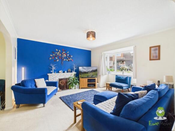EweMove Estate Agents Basingstoke - Worcester Aven