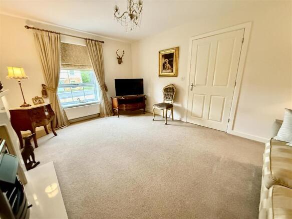 3 bed Semi-Detached for sale Image 5