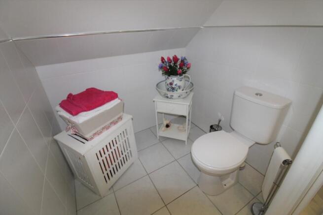 Bedroom 3 ensuite