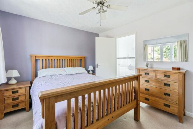 3 bed Detached for sale Image 8