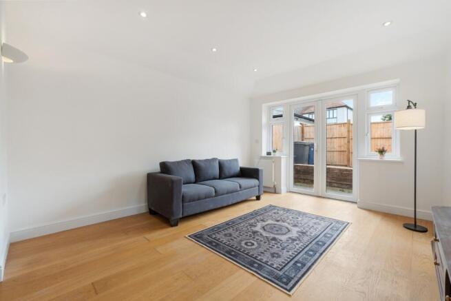 Wayside, Golders Green, London NW11 photo 3