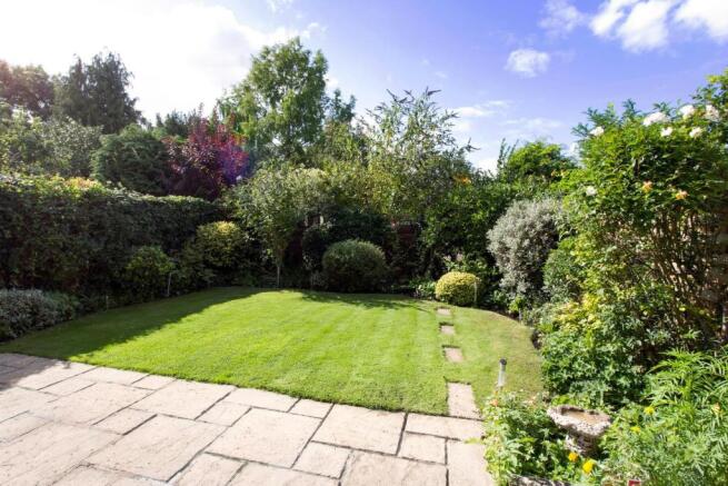 11 _ REAR GARDEN.jpg