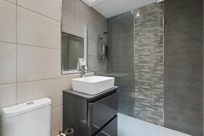16 Finwood Close-31_lo.jpg