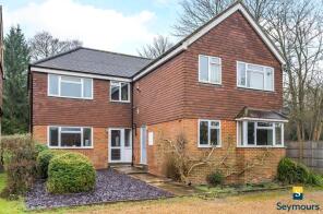 Flat 3, 58 Ranmore Court, The Street, Guildford GU4 8BU
