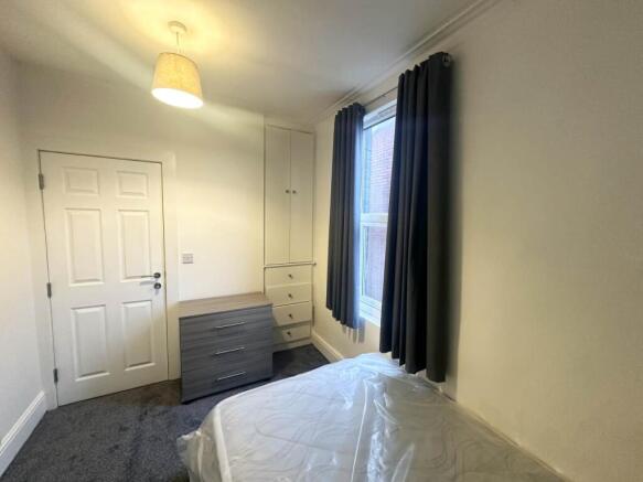 1 bed House Share to rent Image 4