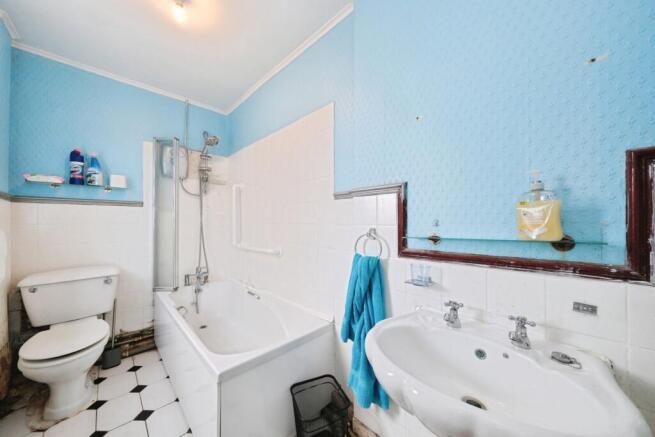3 bed Semi-Detached for sale Image 8