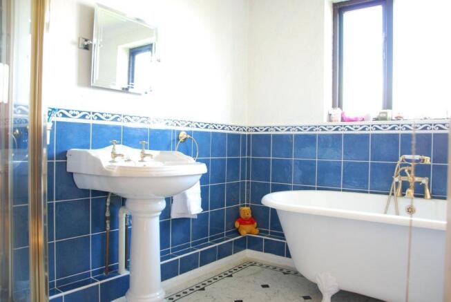 GUEST BATHROOM