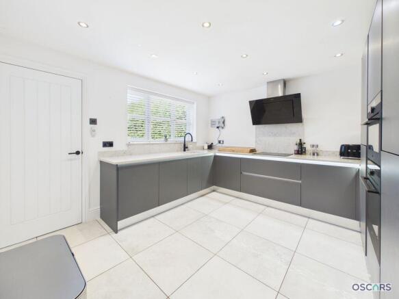 4 bed Detached for sale Image 4