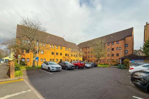 Stephenson Court, Roath