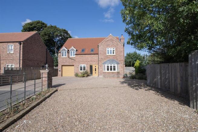 4 bed Detached for sale Image 6