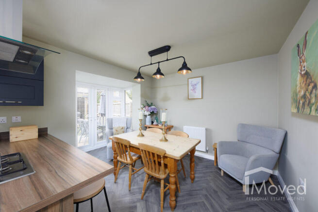 4 bed Detached for sale Image 9
