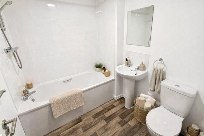 2 bed Semi-Detached for sale Image 5