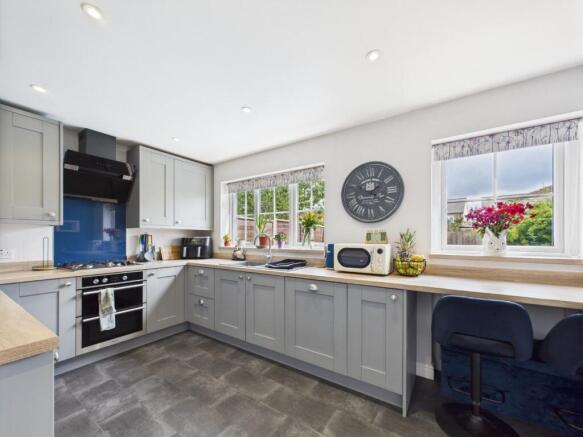 Kitchen/Breakfast Area