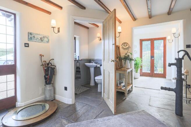 4 bed Detached for sale Image 6