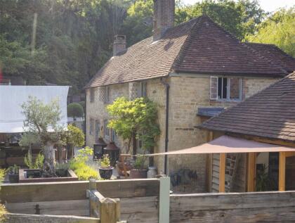 Henley Hill, Henley, Haslemere, Surrey, GU27
