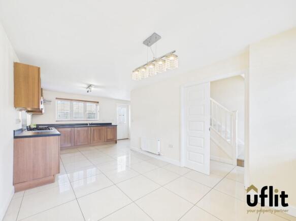 4 bed Detached for sale Image 9