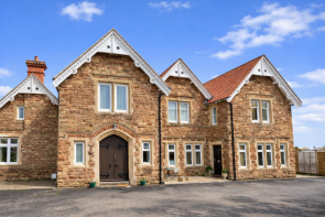 Flat 2, 10 The Hall, Meadows Close, Bristol BS20 8BU
