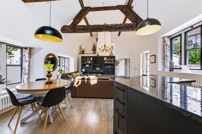 Living/Dining Area