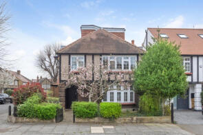 18, Queen Annes Grove, London W5 3XR