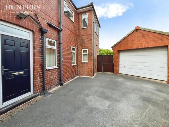 3 bed Semi-Detached for sale Image 10
