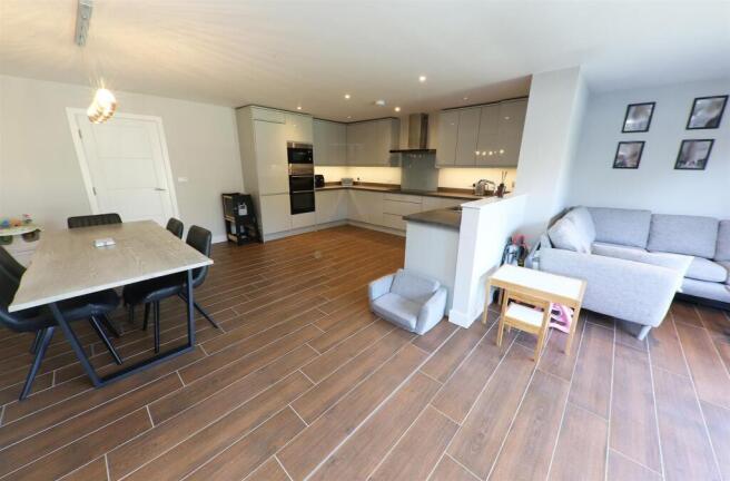 OPEN PLAN LIVING/ DINING/ KITCHEN