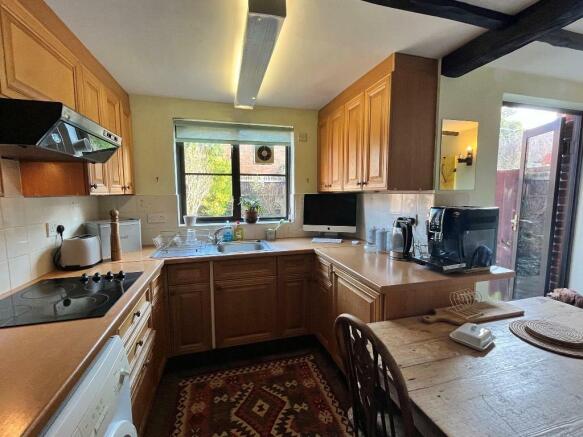 Kitchen 2.JPEG
