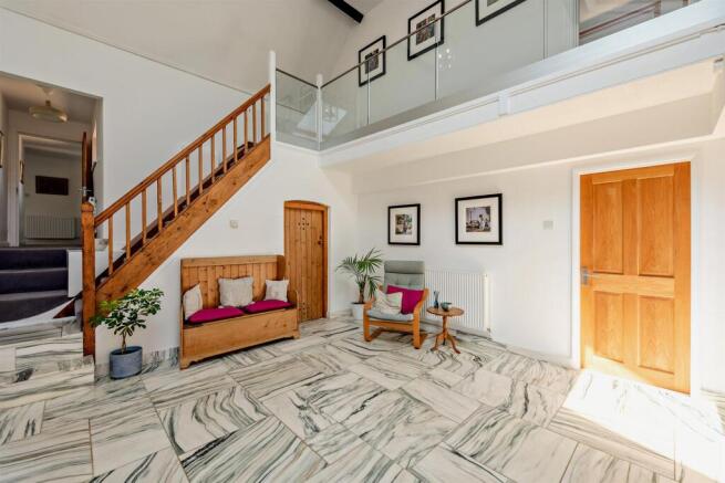8699345-interior41-800.jpg