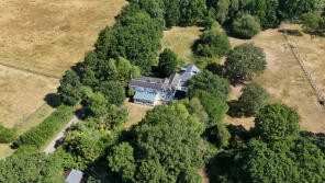 Willow Tree Cottage, Spinning Wheel Lane, Binfield, Bracknell RG42 5QH