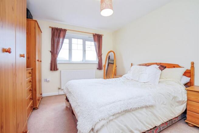 4 bed Detached for sale Image 10