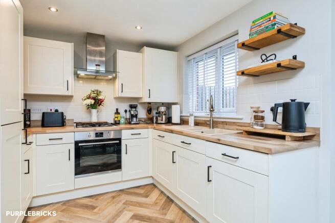 3 bed Semi-Detached for sale Image 10