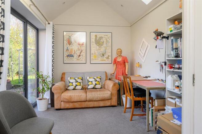 GARDEN ROOM/BEDROOM