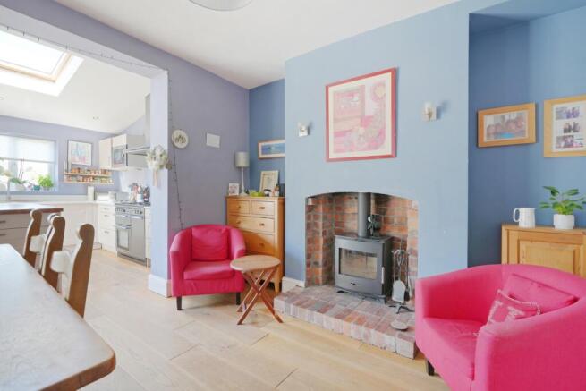 5 bed Semi-Detached for sale Image 6