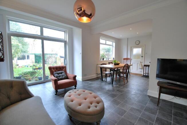 Open-Plan Living/Dining Spaces