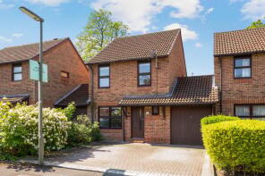 3, Fisher Close, Hersham, Walton-on-thames KT12 5PN