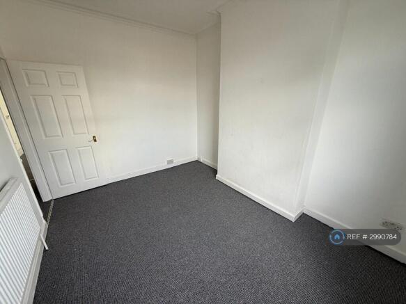 3 bed Terraced to rent Image 6