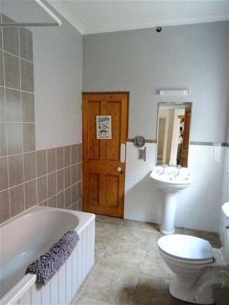 BATHROOM: